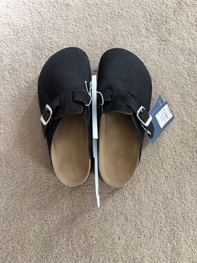 Universal Thread Black Suede Mule Clogs with Buckle